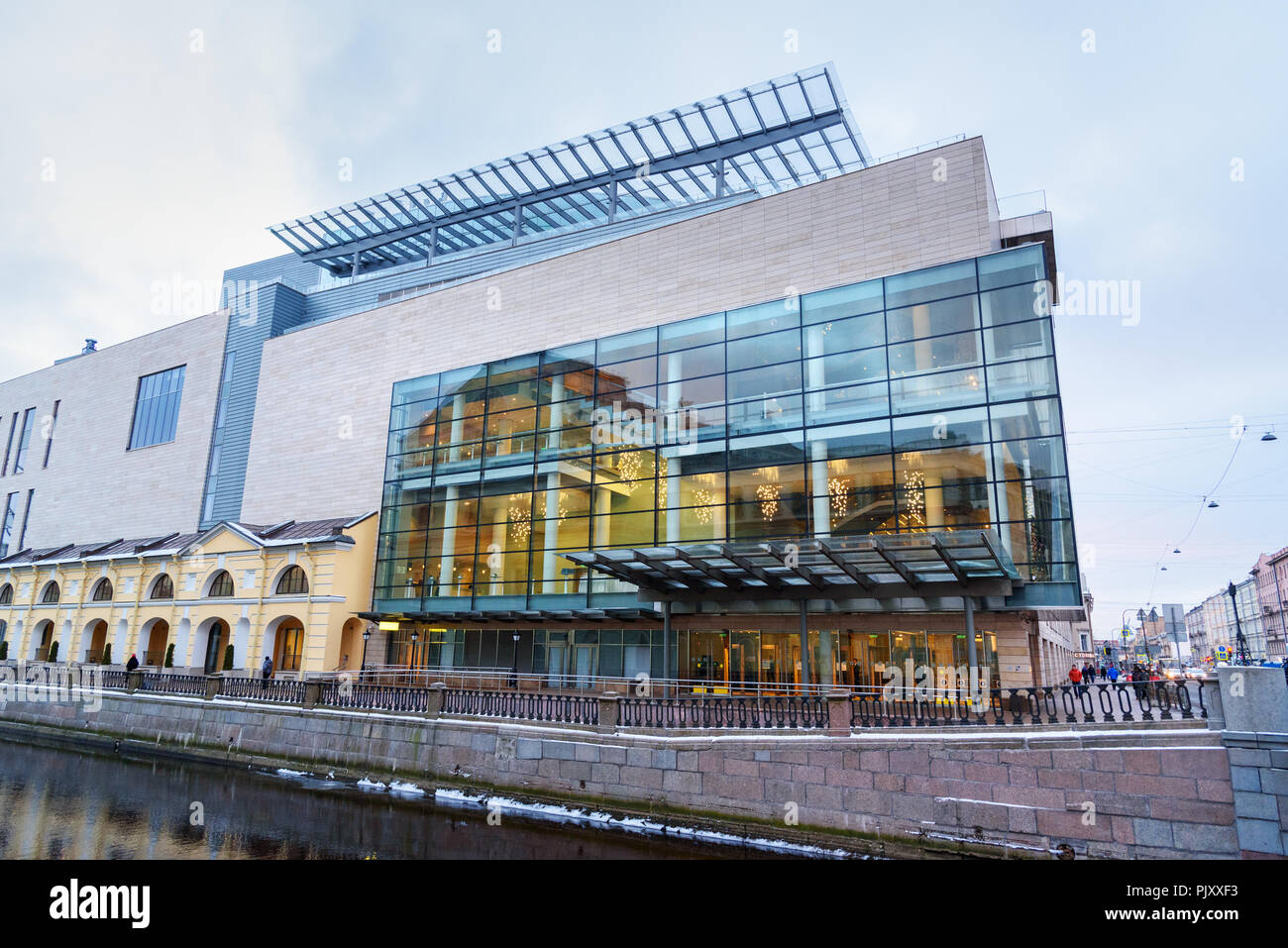 Saint Petersburg, Russia - 11 Gennaio 2018: Teatro Mariinsky di nuova costruzione è teatro di opera e balletto Foto Stock