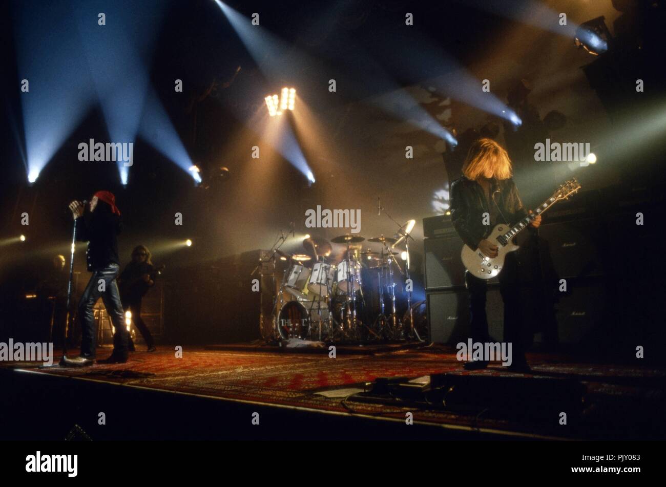 "Il culto', britische Rockband beim Konzert in Deutschland, 1990er Jahre. British rock band "culto", live in concerto in Germania, 1990s. | Utilizzo di tutto il mondo Foto Stock