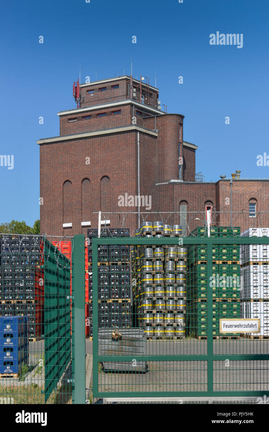 Kindl magistrato della birreria, Indira Gandhi street, Hohenschoenhausen, luminoso mountain, Berlino, Germania, Kindl magistrato della birreria, Indira Gandhi stree Foto Stock