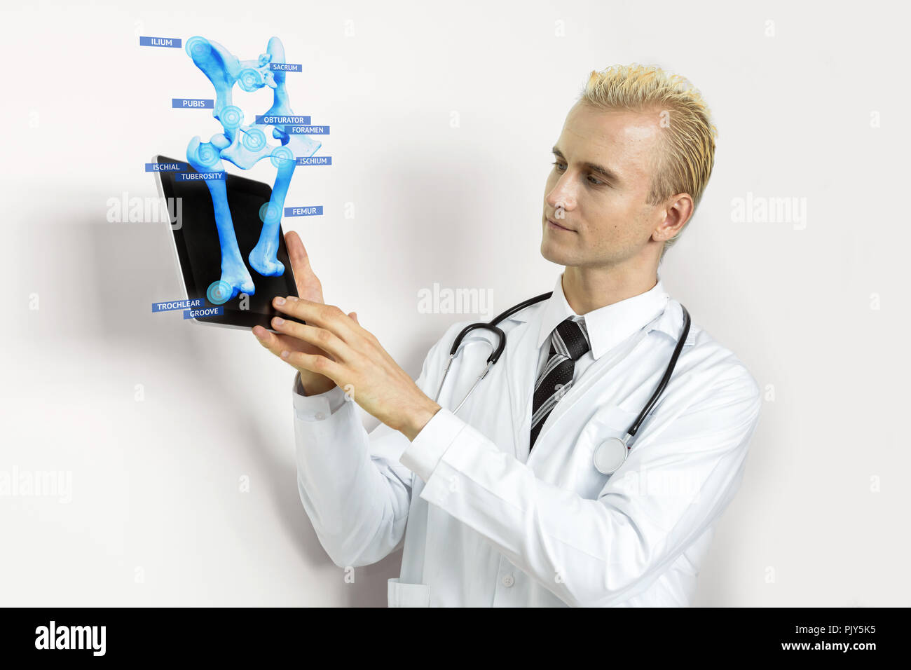 Smart health care internet delle cose e la realtà aumentata istruzione , intelligenza artificiale osso ologramma della struttura ossea concetto tecnologico. Docto Foto Stock