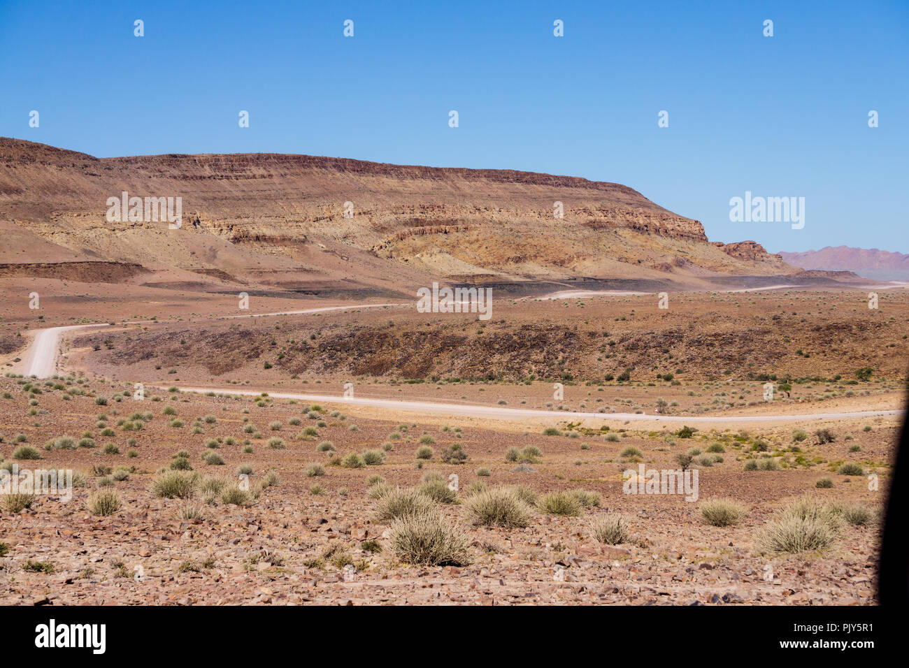 Paesaggio strada infinita namibia africa deserto Foto Stock