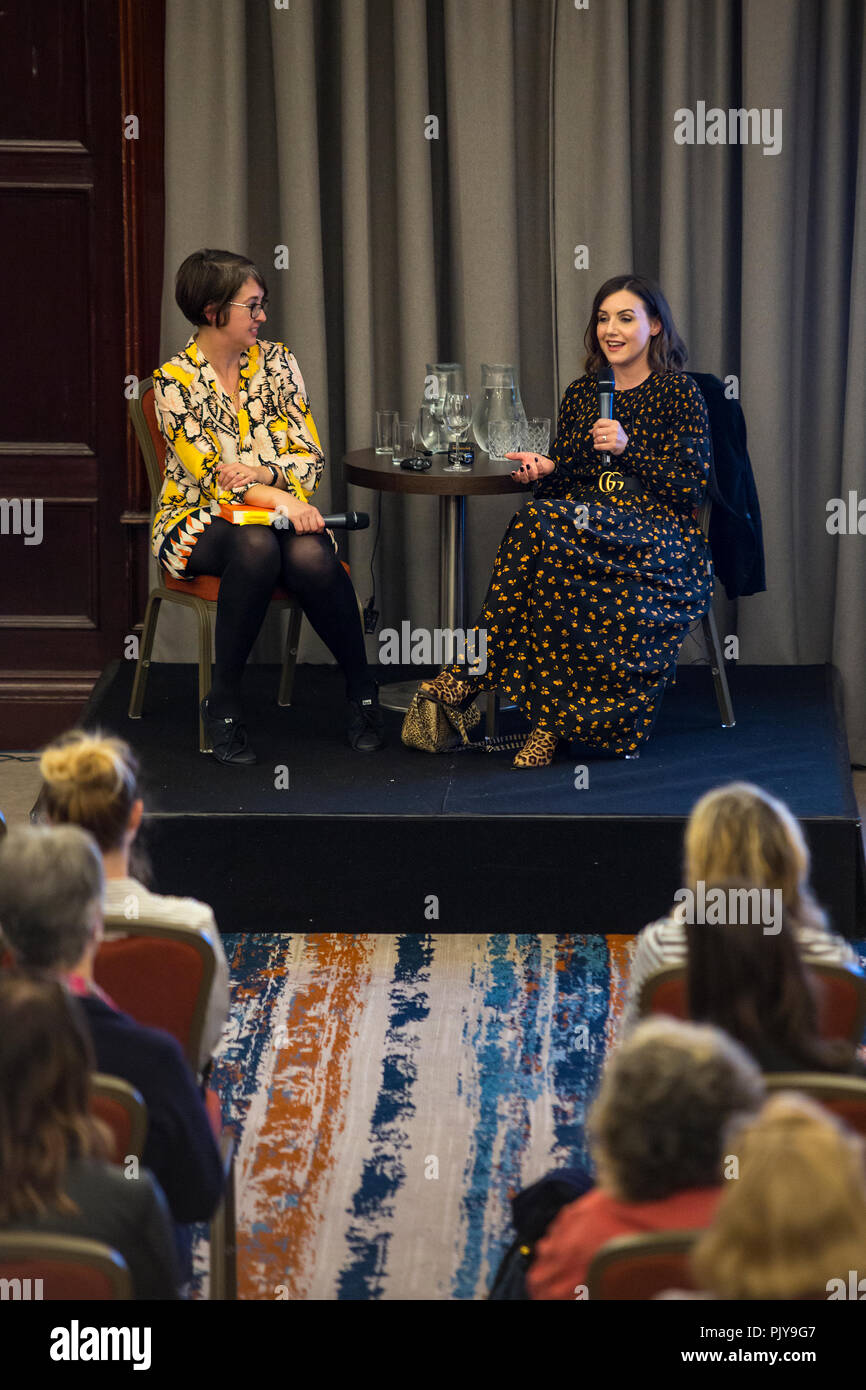 Cardiff, Regno Unito. Settembre 2018. Sali Hughes, editorialista del Guardian e autore assiste Cardiff prenota festival per dare un talk e libro firma per gli appassionati. Foto Stock