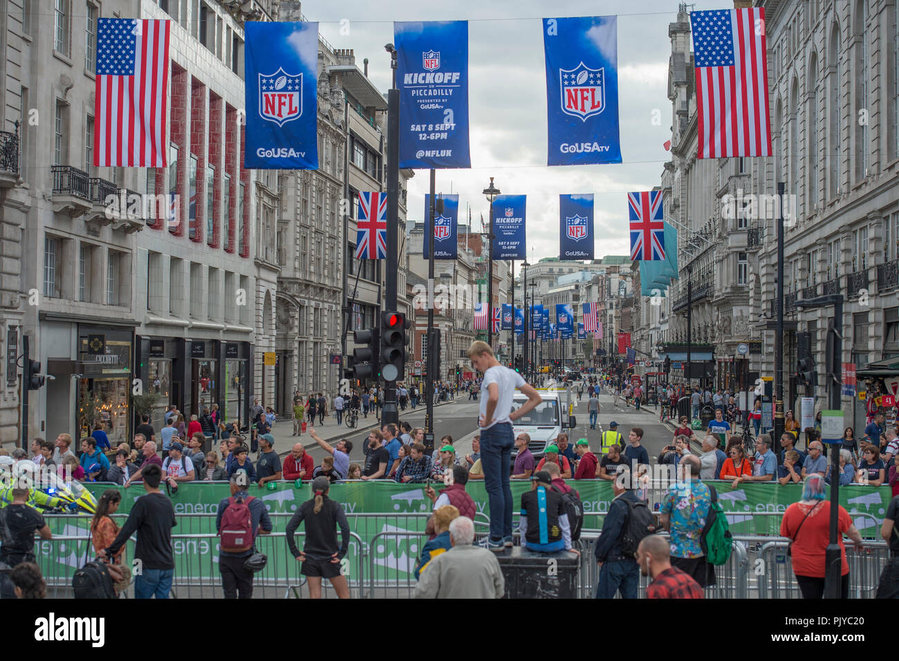 L'OVO Energy Tour della Gran Bretagna Londra stadio 8, a 14 lap circuito nel centro di Londra di fronte a grandi folle. Credito: Malcolm Park/Alamy. Foto Stock