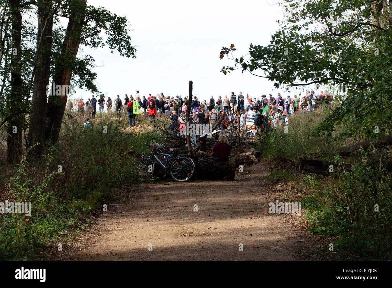 Morschenich, Germania. 09 settembre 2018. Dimostrazione pacifica contro la cancellazione della Hambacher Forst dalla preoccupazione di energia RWE. La compensazione dovrebbe iniziare in ottobre. Jochen Brood/ Alamy News Foto Stock