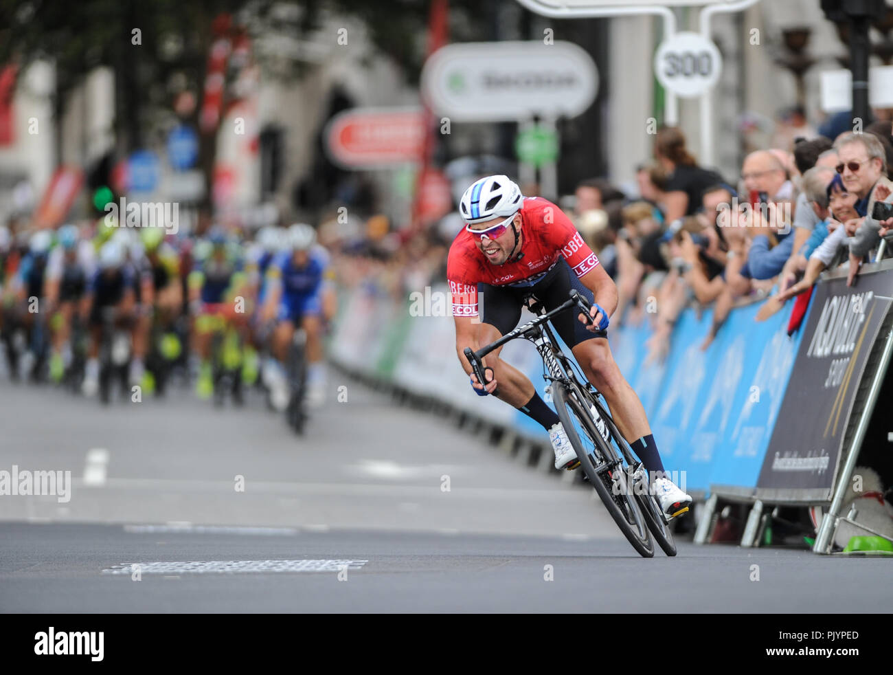 Regents Street, Londra, Regno Unito, 9 settembre 2018. Il tour della Gran Bretagna, Stadio 8 Stadio di Londra. Alex Paton, Canyon Eisberg si trasforma in Regent Street da Pall Mall. © David Partridge / Alamy Live News Foto Stock