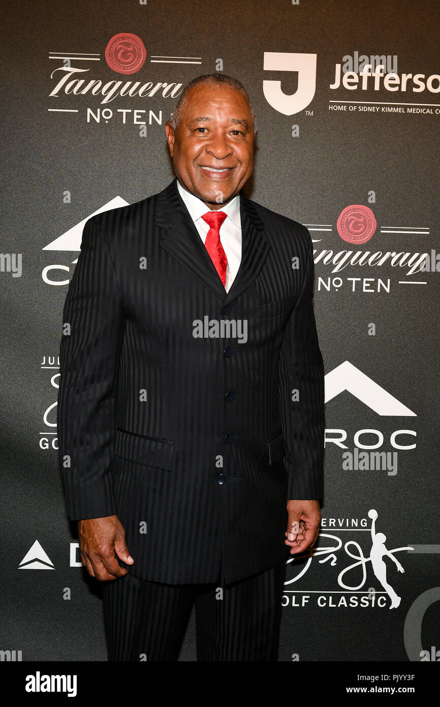 Philadelphia, Pennsylvania, USA. 9 Sep, 2018. Il leggendario hall of fame baseball plyer OZZIE SMITH, a Giulio 'Dr.J' servente Black Tie palla a sostegno dell'Esercito della Salvezza di maggiore di Philadelphia. Credito: Ricky Fitchett/ZUMA filo/Alamy Live News Foto Stock