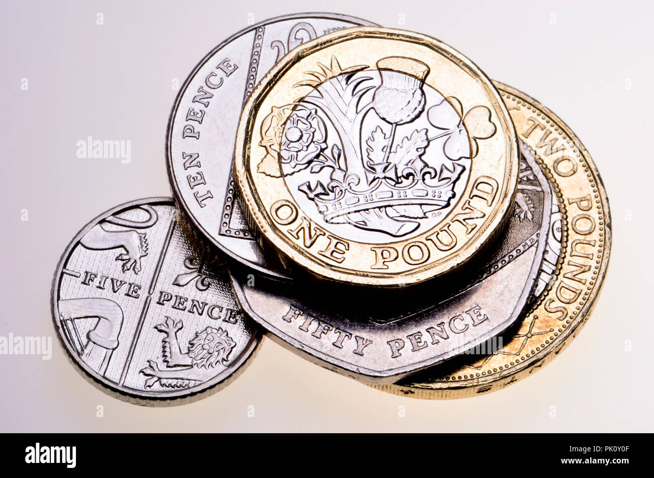 British monete: £2. £1, 50p, 10p, 5p Foto Stock