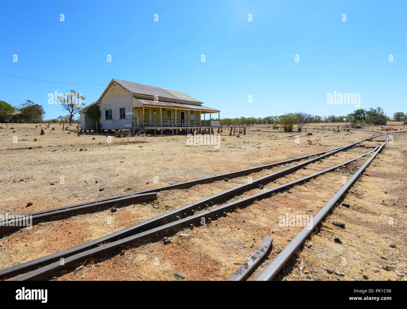 Vista di Almaden stazione ferroviaria, dove il Savannahlander si arresta, il Queensland del Nord, QLD, Australia Foto Stock