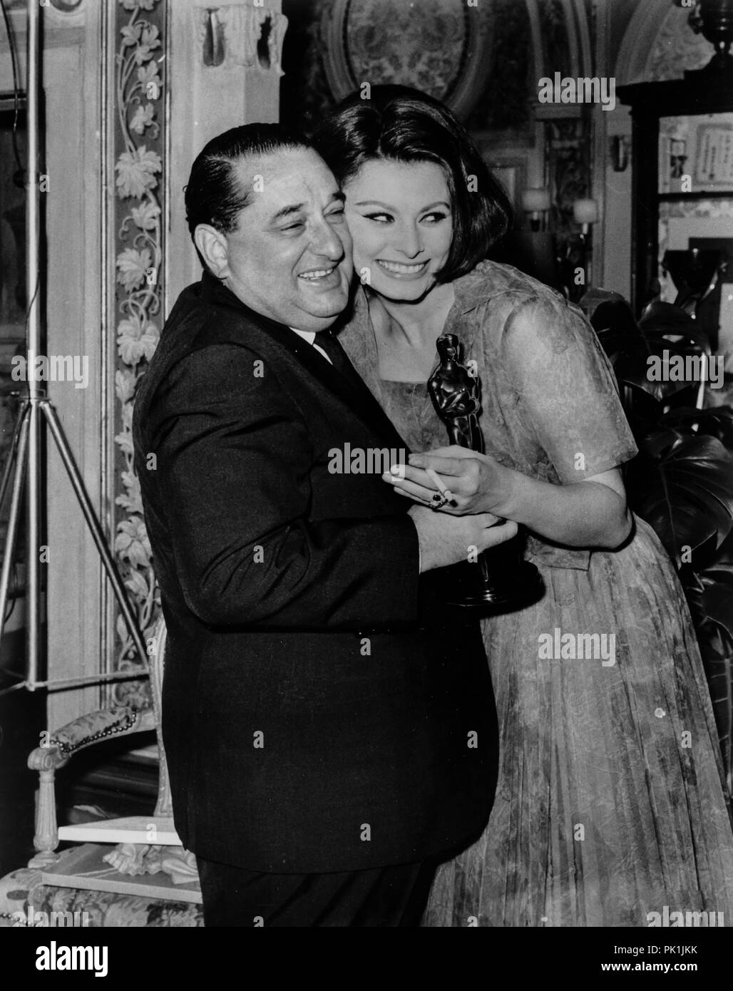 Joseph e. Levine, Sophia Loren, Oscar per la migliore attrice per il film di due donne, 60s Foto Stock