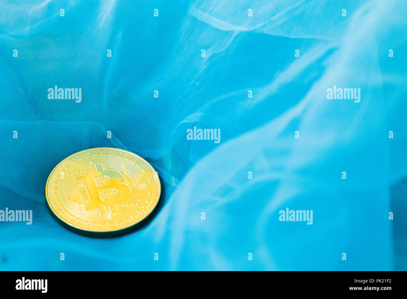 Un Bitcoin Cryptocurrency Bit digitale medaglia BTC valuta la tecnologia Internet Business concetto. Foto Stock