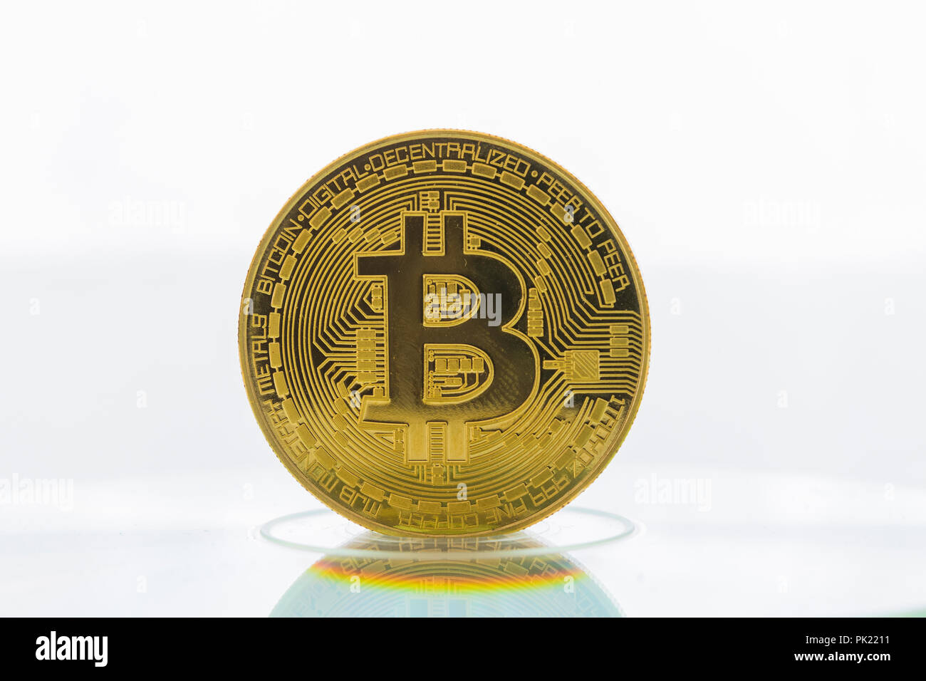 Un Bitcoin Cryptocurrency Bit digitale medaglia BTC valuta la tecnologia Internet Business concetto. Foto Stock