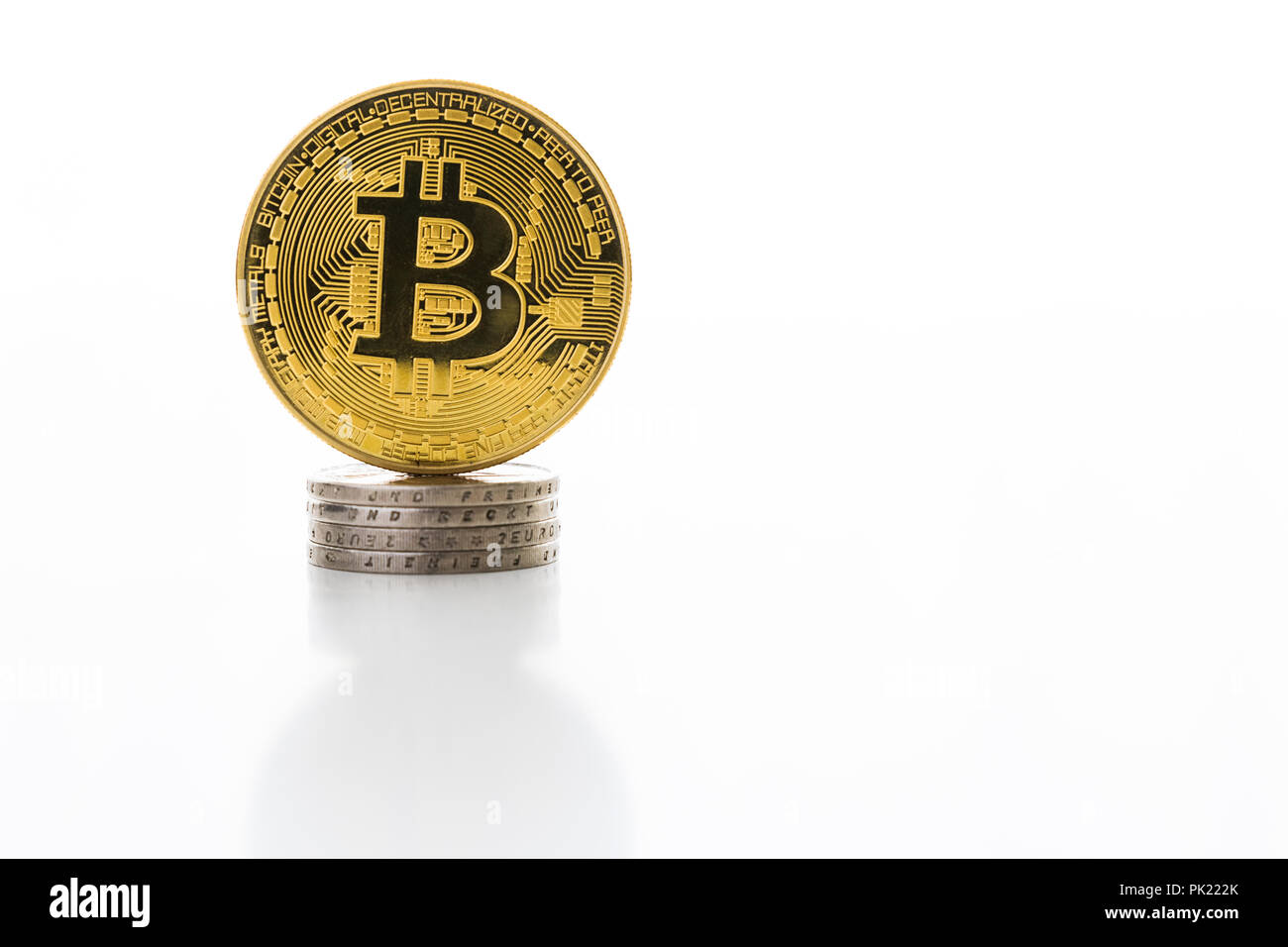 Un Bitcoin Cryptocurrency Bit digitale medaglia BTC valuta la tecnologia Internet Business concetto. Foto Stock