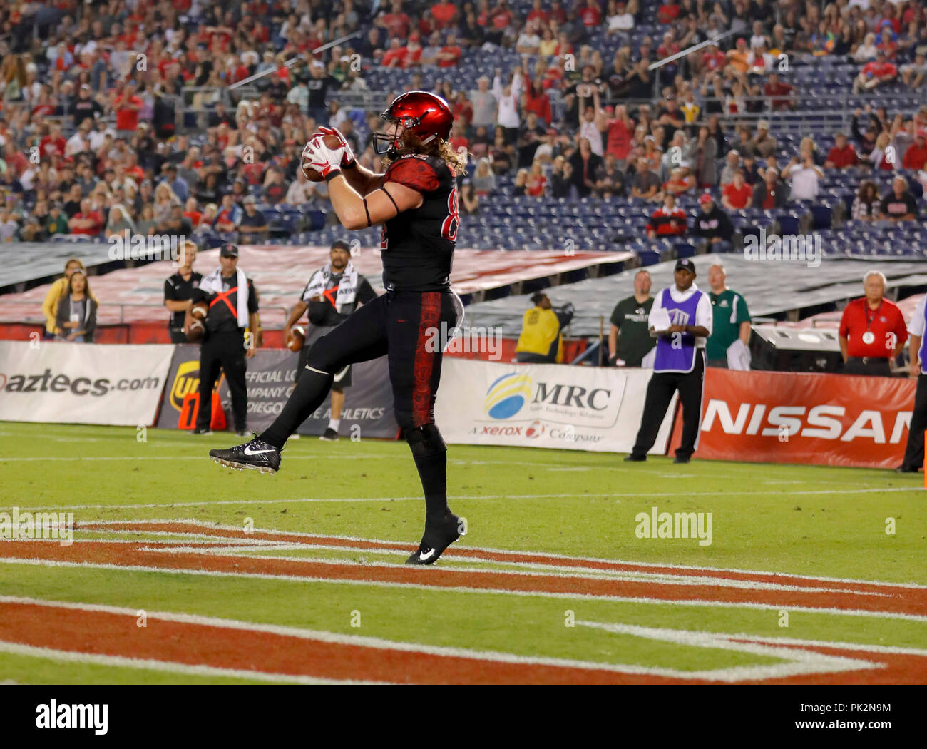San Diego, California, Stati Uniti d'America. 8 Sep, 2018. San Diego State Aztecs stretto fine Parker Houston (82) completa il pass per la 2-conversione punti contro il Sacramento membro calabroni a SDCCU Stadium di San Diego, California. Michael Cazares/Cal Sport Media. Credito: csm/Alamy Live News Foto Stock