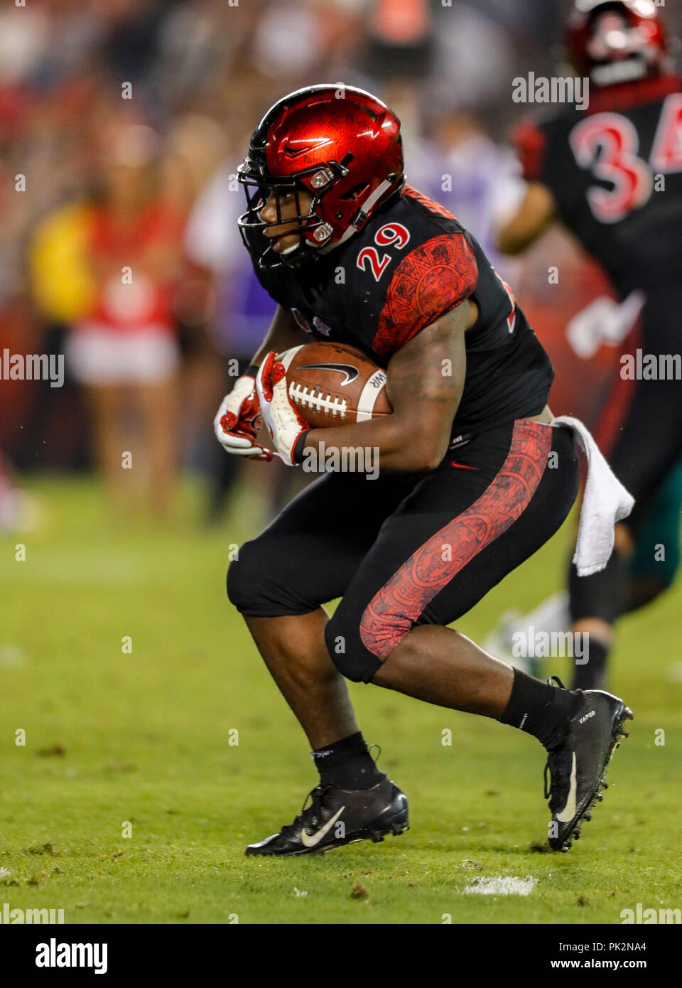 San Diego, California, Stati Uniti d'America. 8 Sep, 2018. San Diego State Aztecs running back Juwan Washington (29) porta la sfera contro il Sacramento membro calabroni a SDCCU Stadium di San Diego, California. Michael Cazares/Cal Sport Media. Credito: csm/Alamy Live News Foto Stock
