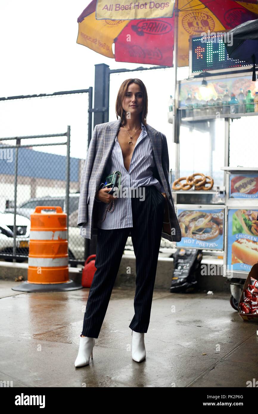 Modello Lademann Lena in posa sulla strada fuori il boss mostra durante la settimana della moda di New York - Settembre 9, 2018 - Foto: Pista Manhattan ***per solo uso editoriale?*** | Verwendung weltweit Foto Stock