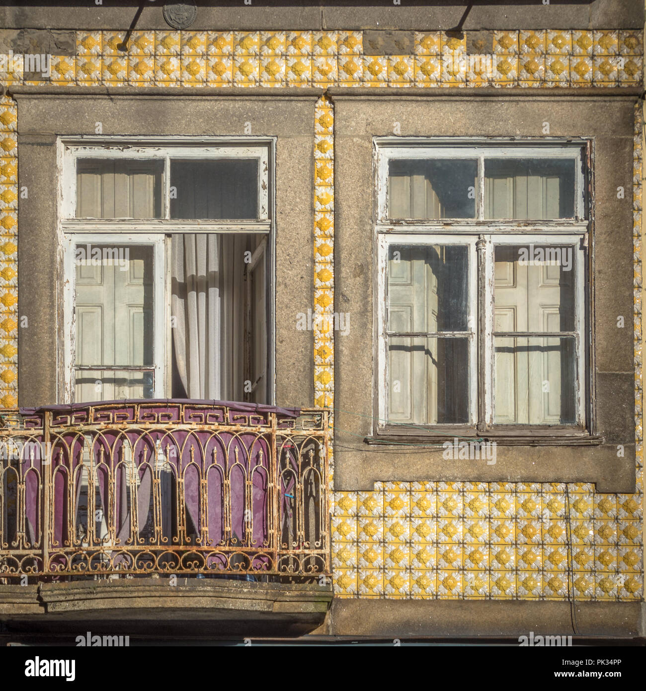 Porto è la seconda città più grande del Portogallo dopo Lisbona e una delle principali aree urbane della penisola iberica. Foto Stock