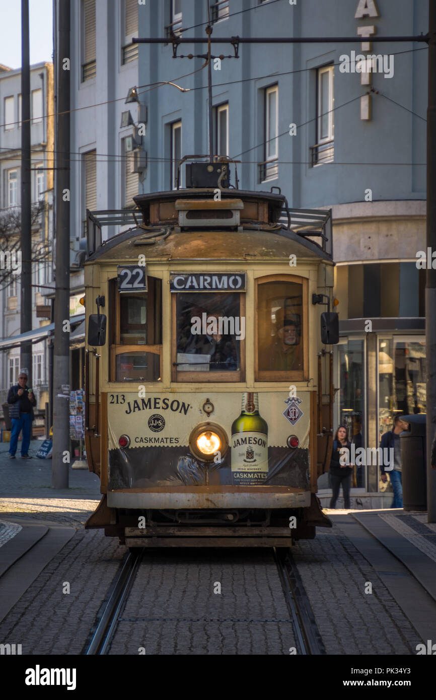 Porto è la seconda città più grande del Portogallo dopo Lisbona e una delle principali aree urbane della penisola iberica. Foto Stock