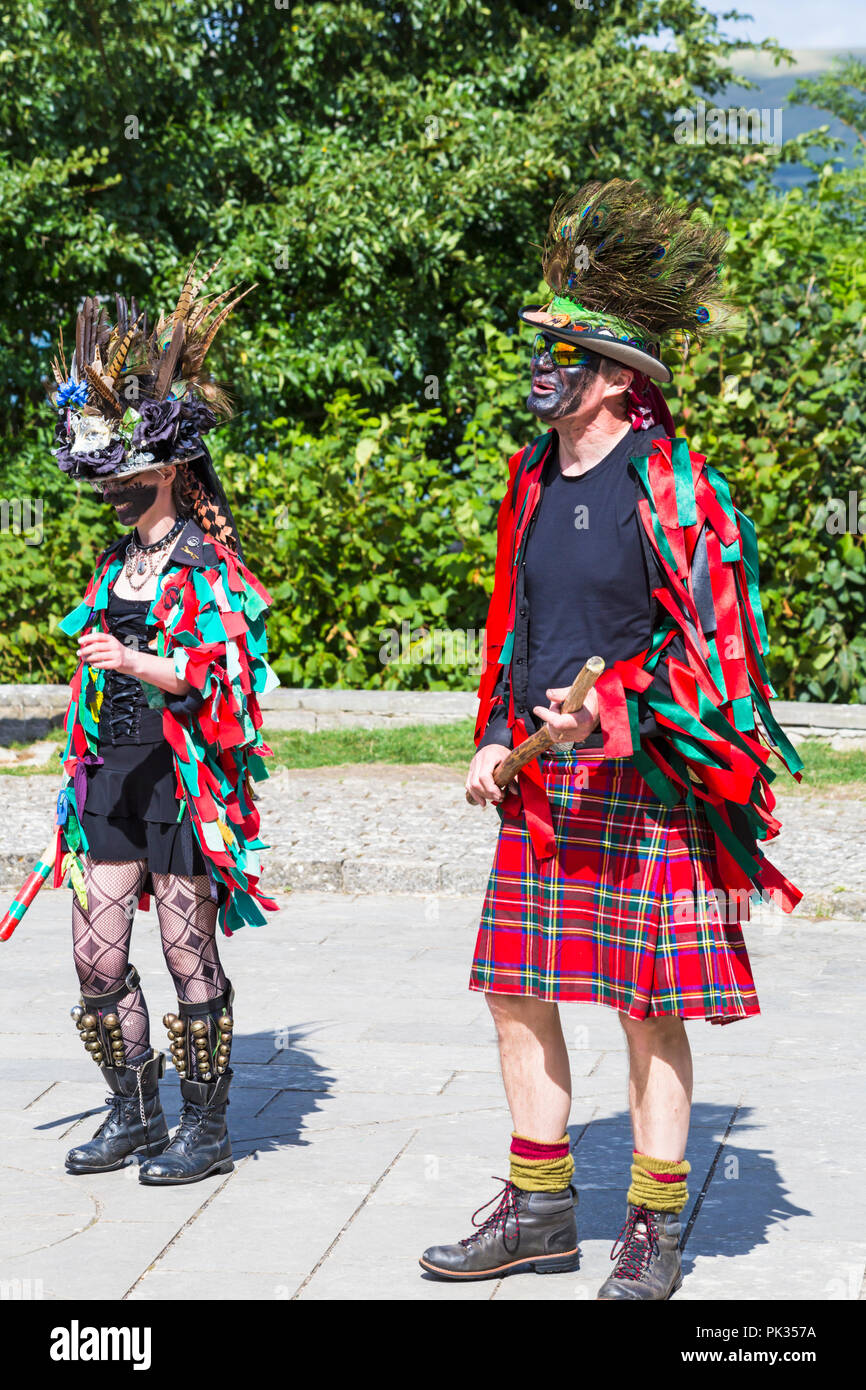Morris ballerini, membri della Fox Morris intrattenere folle a Swanage Folk Festival, Swanage, DORSET REGNO UNITO su una bella calda giornata di sole nel mese di settembre Foto Stock