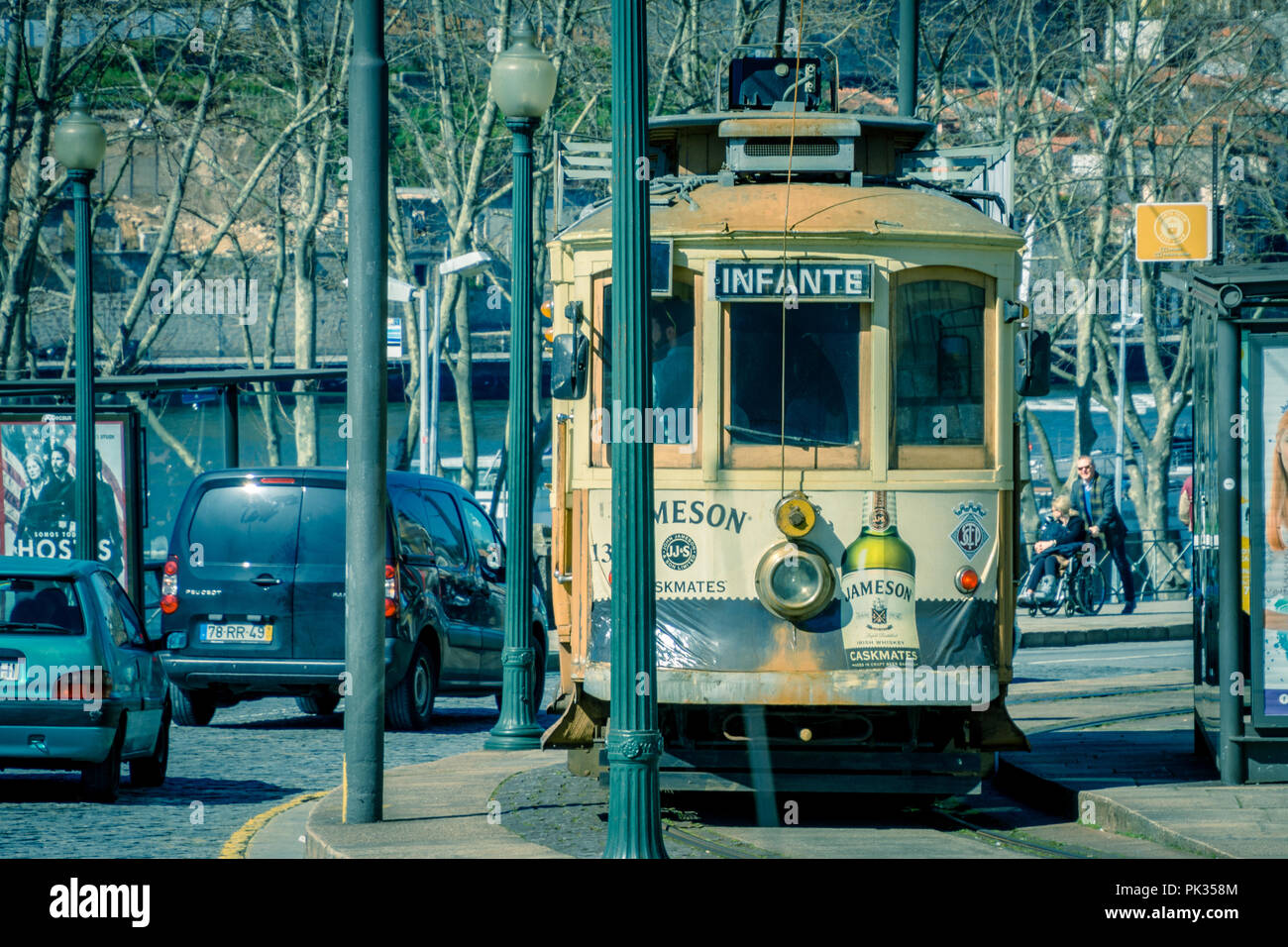 Porto è la seconda città più grande del Portogallo dopo Lisbona e una delle principali aree urbane della penisola iberica. Foto Stock