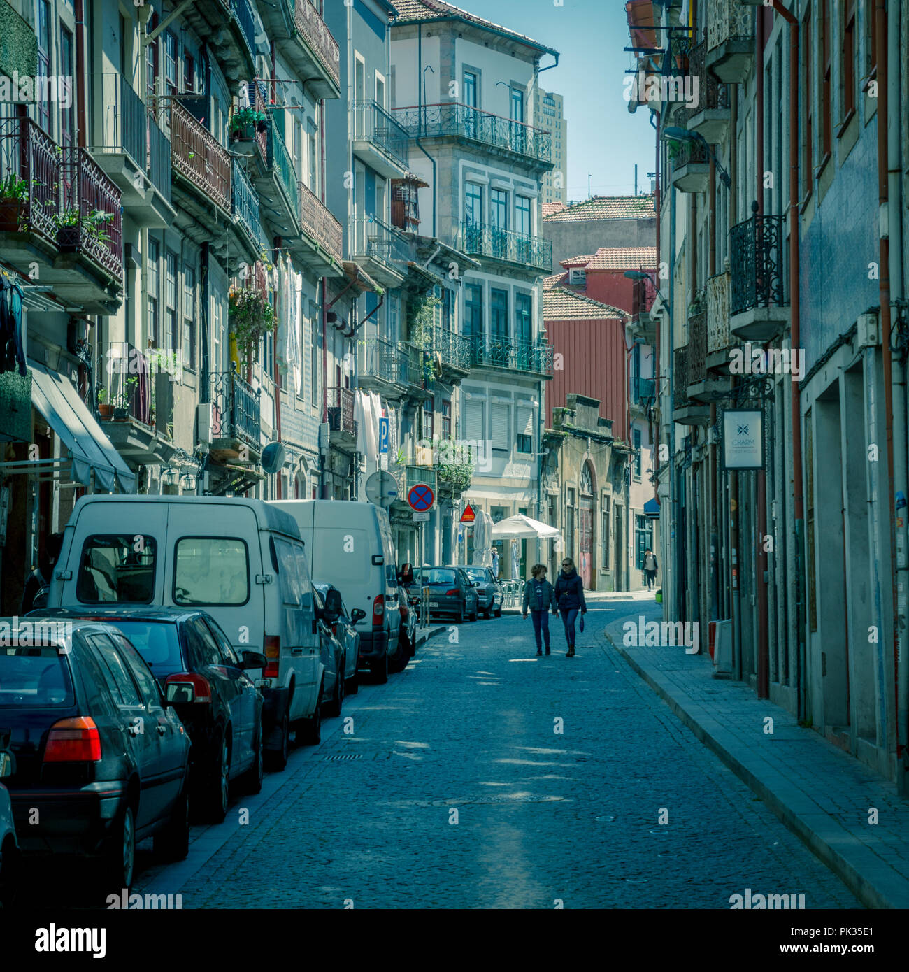 Porto è la seconda città più grande del Portogallo dopo Lisbona e una delle principali aree urbane della penisola iberica. Foto Stock