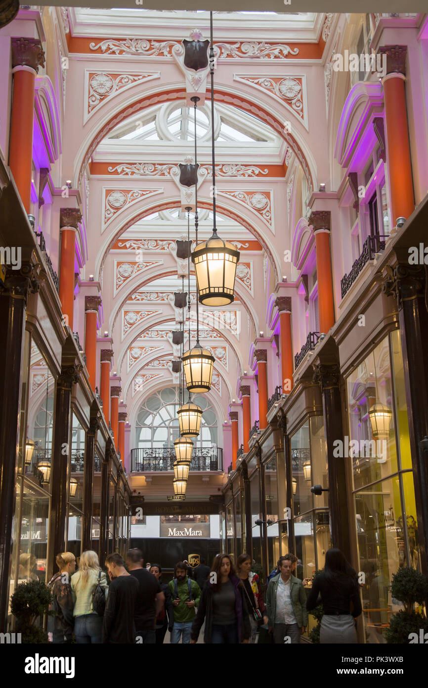 Royal Arcade e Londra; Inghilterra; Regno Unito Foto Stock