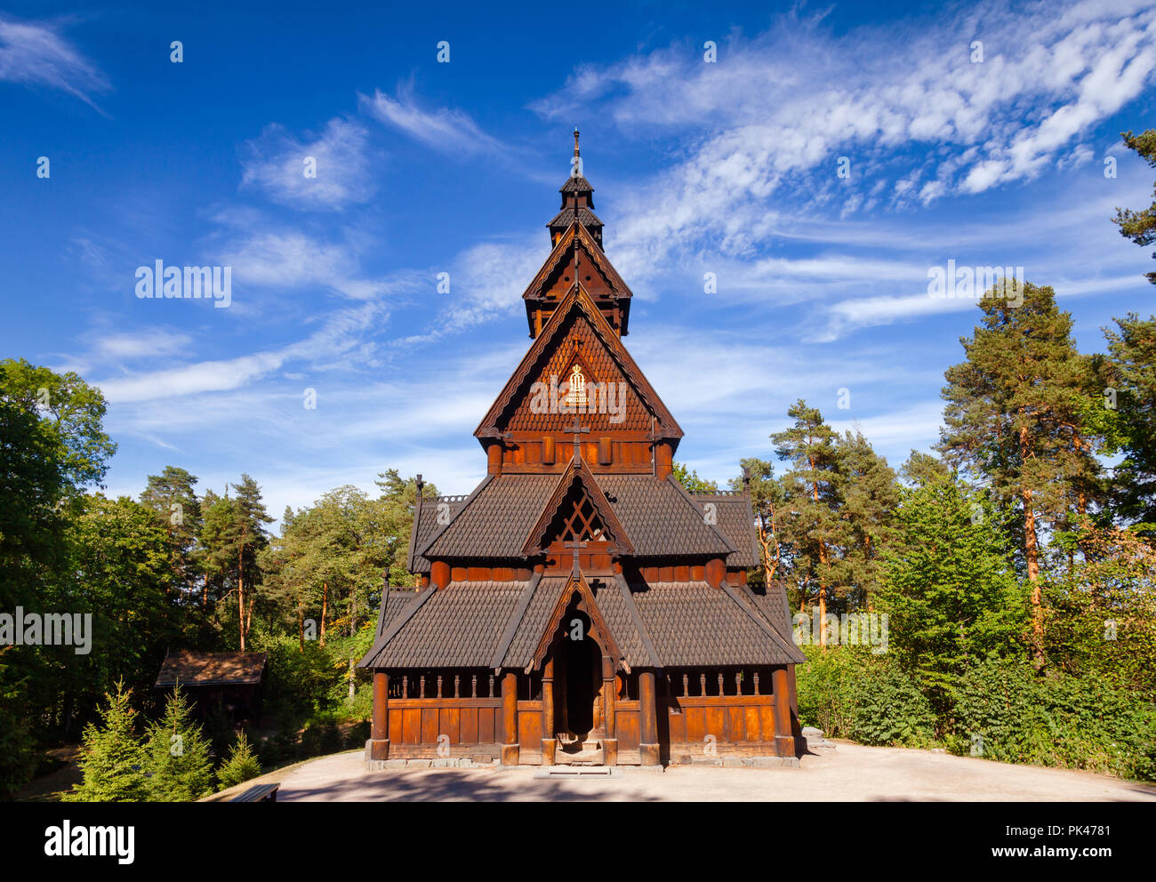 Ricostruito gol in legno doga chiesa (Gol Stavkyrkje) in norvegese museo di storia culturale alla penisola di Bygdoy a Oslo, Norvegia, Scandanavia Foto Stock