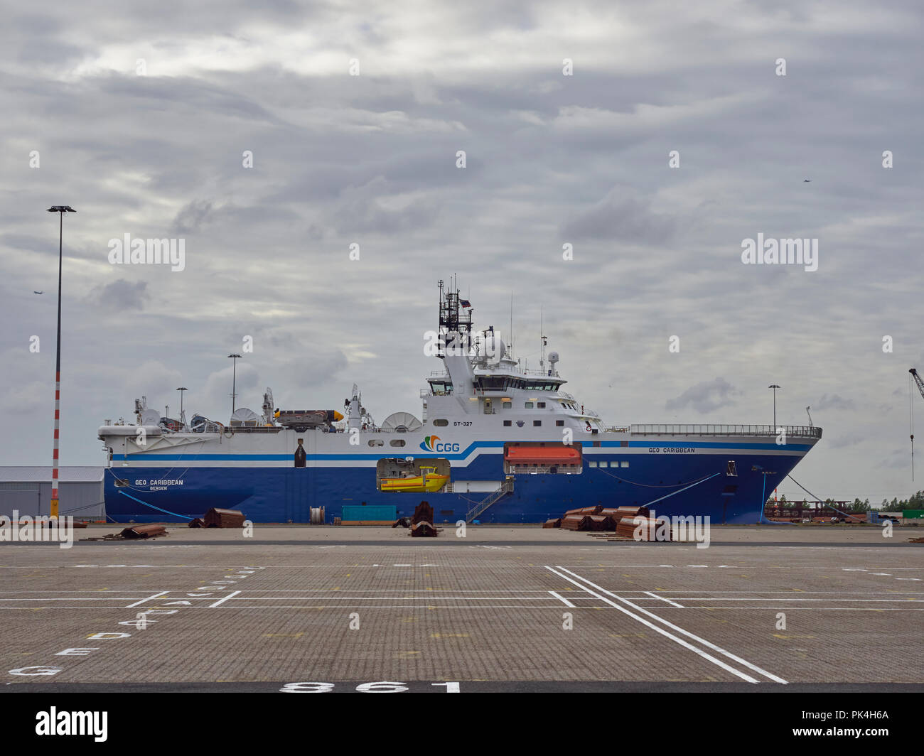 La geo dei Caraibi, una ricerca sismica nave ormeggiata fino ad Amsterdam dopo assunzione di apparecchiature e materiali di consumo. I Paesi Bassi. Foto Stock