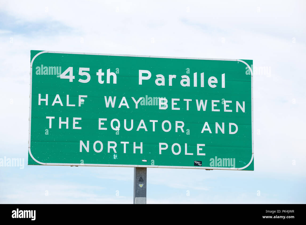 Quarantacinquesimo parallelo segno lungo la Interstate 84 nella parte orientale della Oregon. Foto Stock