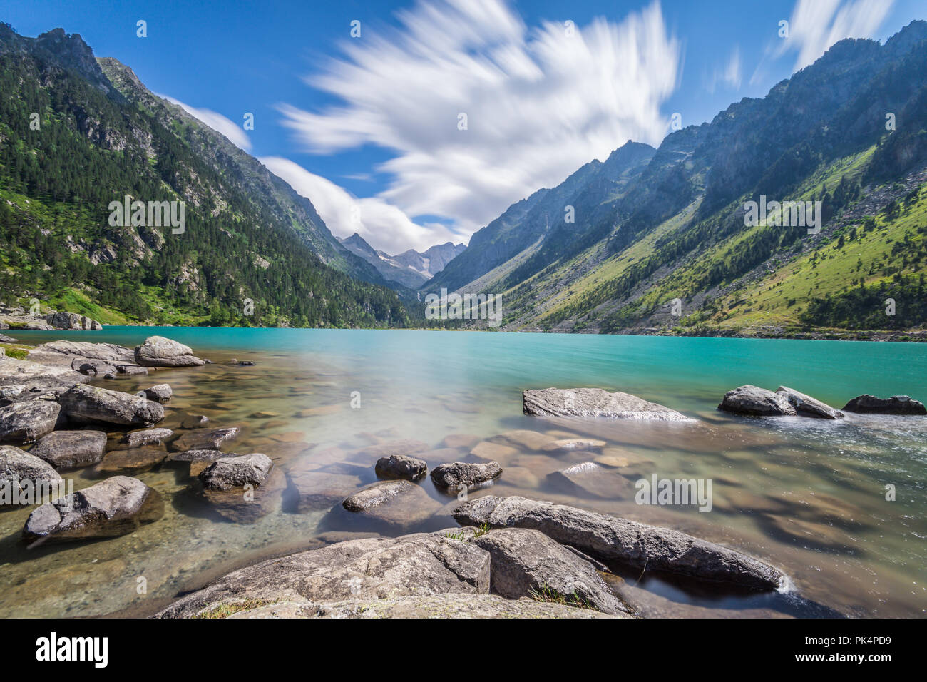 Una lunga esposizione dal lago di Gaube (Pyrénées, Francia) Foto Stock