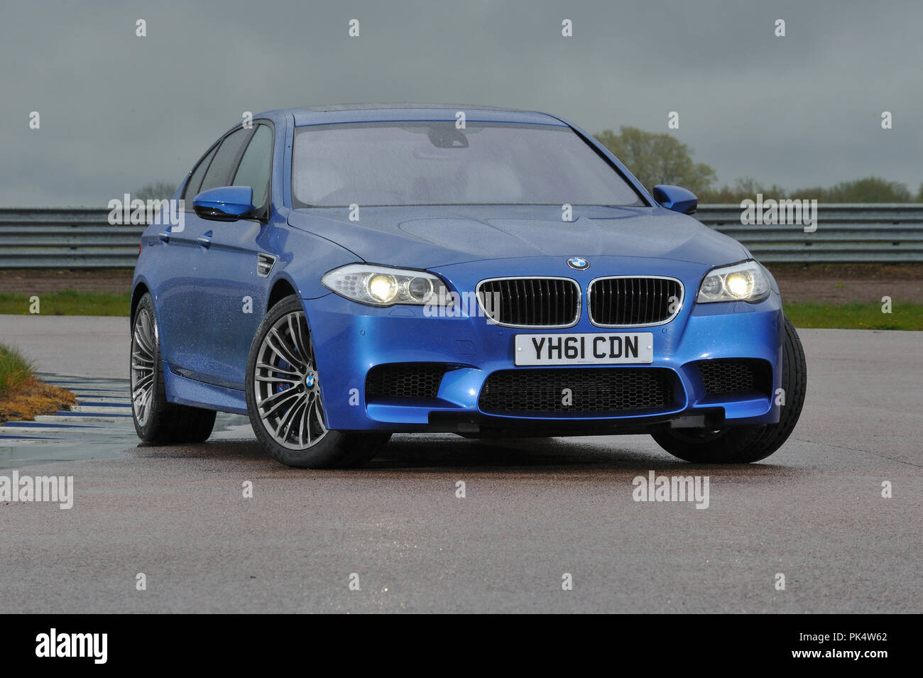 2012 BMW M5 F10 forma di sesta generazione tedesco super berlina Foto Stock