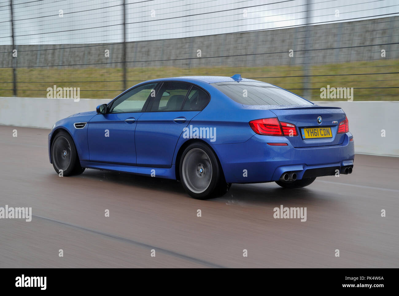 2012 BMW M5 F10 forma di sesta generazione tedesco super berlina Foto Stock