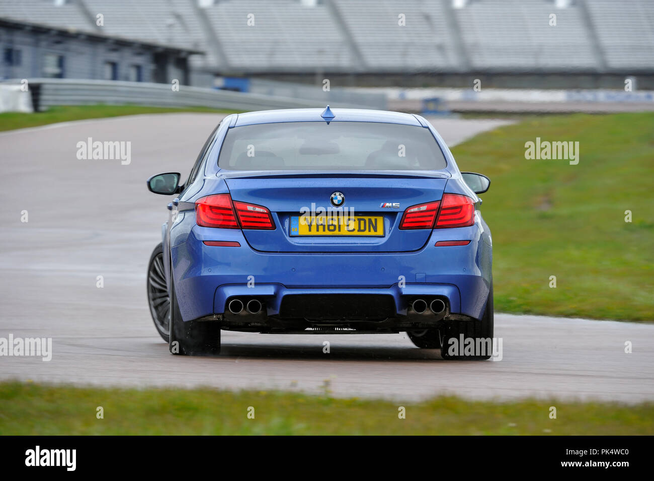 2012 BMW M5 F10 forma di sesta generazione tedesco super berlina Foto Stock