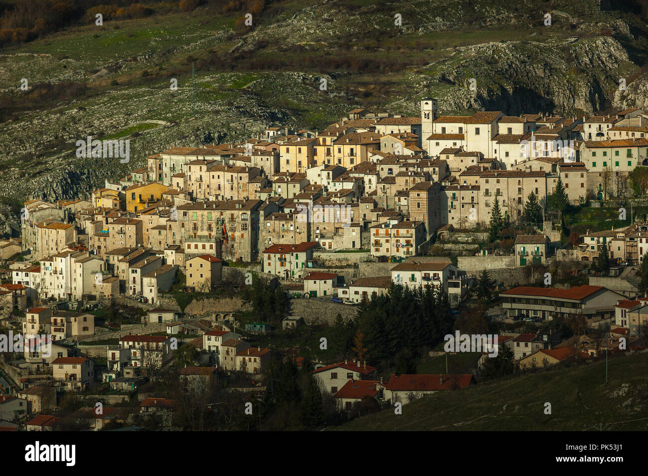 Barrea panorama al tramonto, Abruzzo Foto Stock