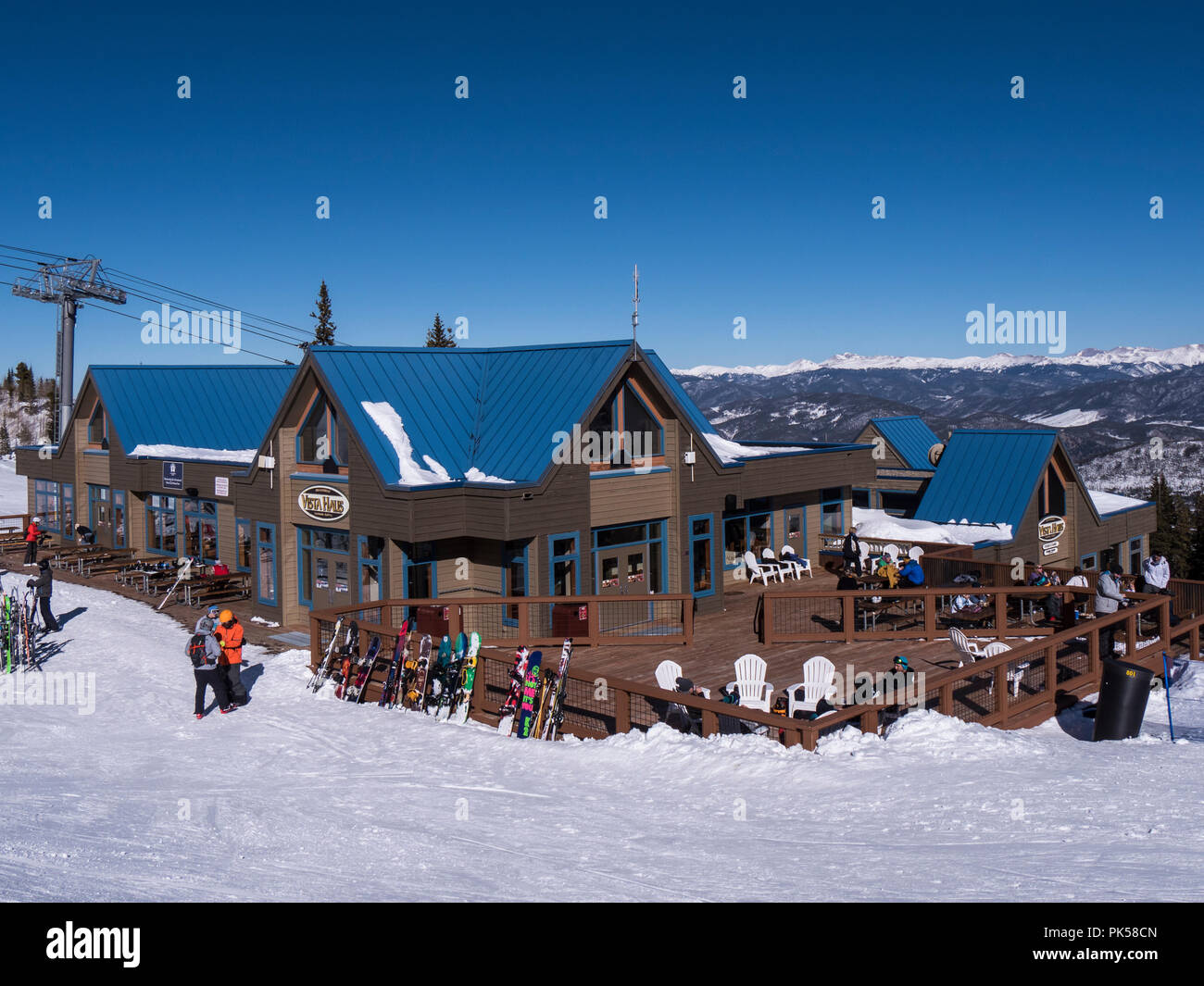 Vista Haus giorno Lodge e ristorante in cima al picco 8, Breckenridge Ski Resort, Breckenridge, Colorado. Foto Stock