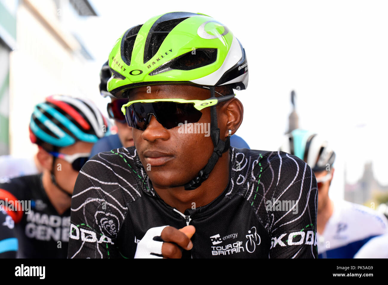 Nicholas Dlamini del Team di Dimension Data all'OVO Energy Tour della Gran Bretagna cycle race, stadio 8, Londra, Regno Unito. Re della montagna jersey Foto Stock