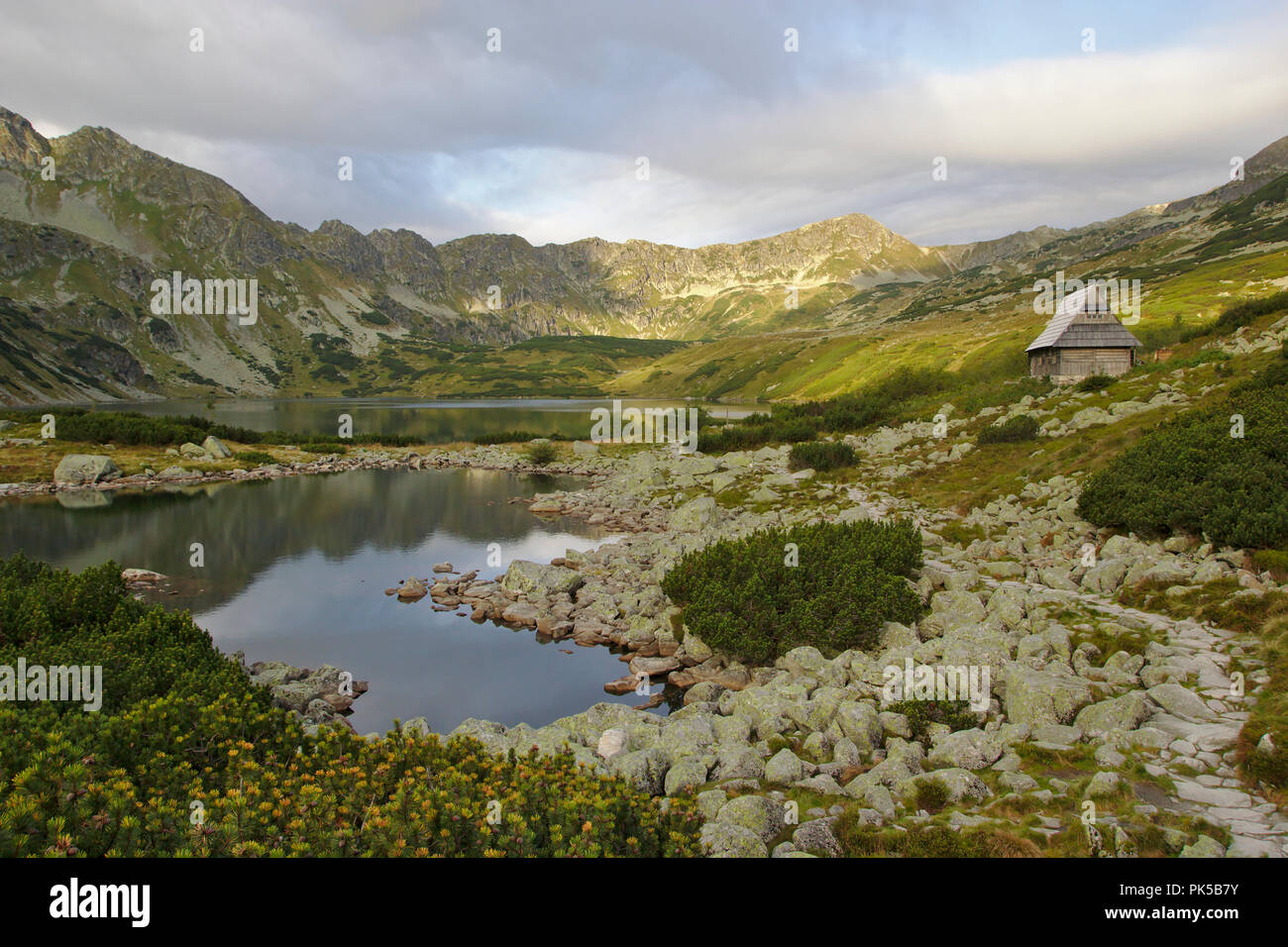 Lago Wielki Staw Polski nella Valle dei Cinque Laghi Polacco, Polonia, Monti Tatra Foto Stock