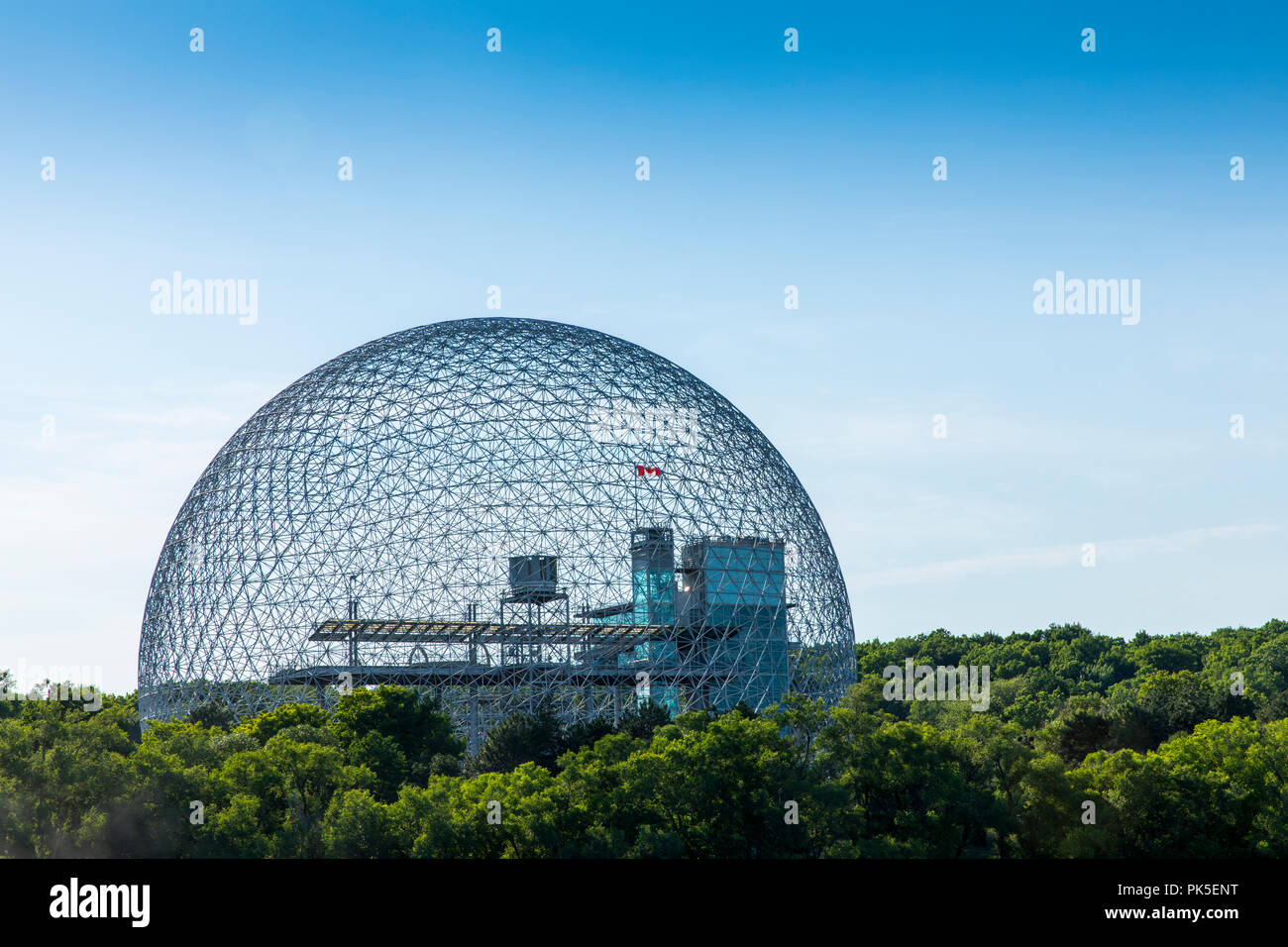 Montreal Biosphere, è un museo dedicato all'ambiente di Montreal, Quebec. È l'ex padiglione degli Stati Uniti costruito per l'Expo 67 Foto Stock