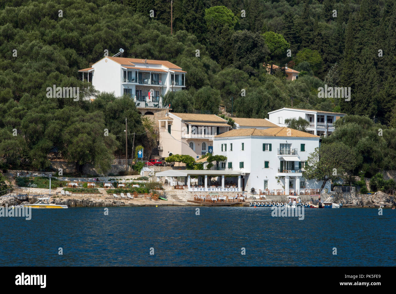 La Casa bianca Casa di geral Durrell nel kalami bay sull'isola greca di Corfù. Foto Stock