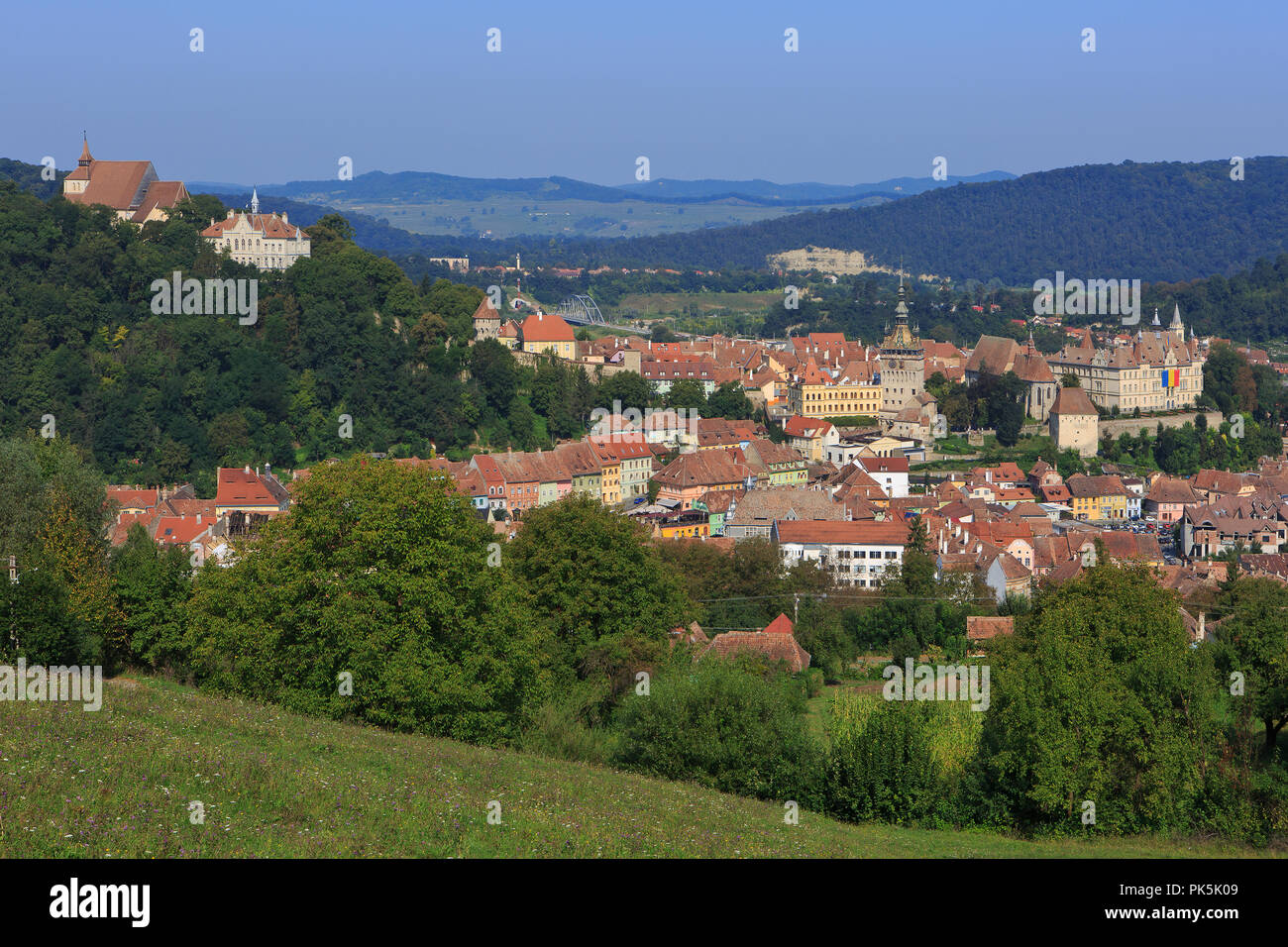 Vista panoramica sul centro storico di Sighisoara in Transilvania, Romania Foto Stock