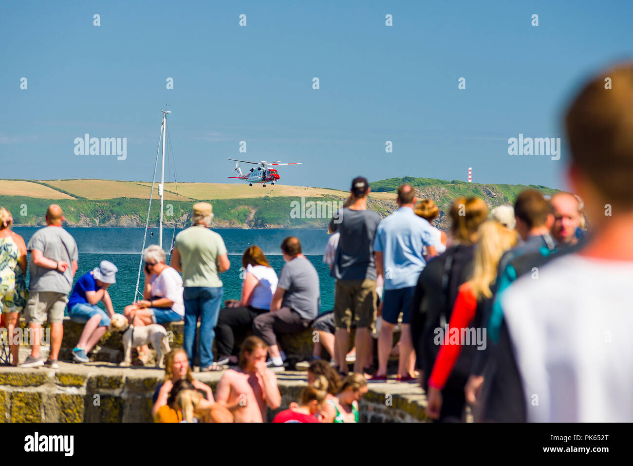 RNLI dimostrazione dal vivo, Charlestown, Cornwall, Regno Unito, 22/07/2018. La St Austell Coastgaurd RNLI ed eseguire una dimostrazione dal vivo di un emegerncy casusa Foto Stock