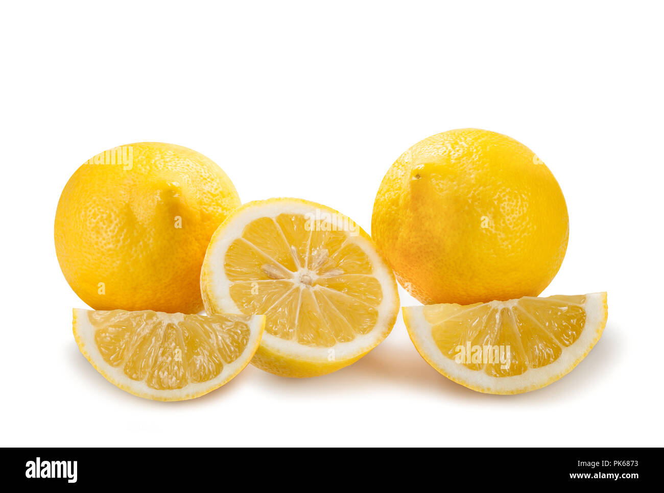 Limoni freschi isolati su sfondo bianco Foto Stock