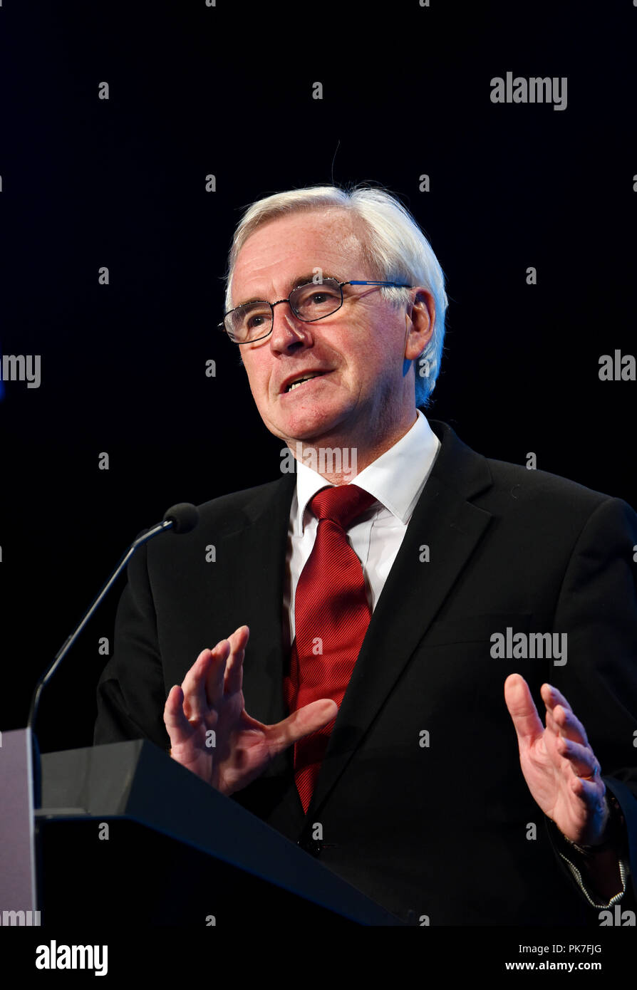 Manchester, Regno Unito. Xi Settembre 2018. L'Rt Hon John McDonnell, Cancelliere ombra risolve il TUC Conferenza annuale a Manchester, impostando le fatiche dei piani per un futuro governo Credito: Della Batchelor/Alamy Live News Foto Stock