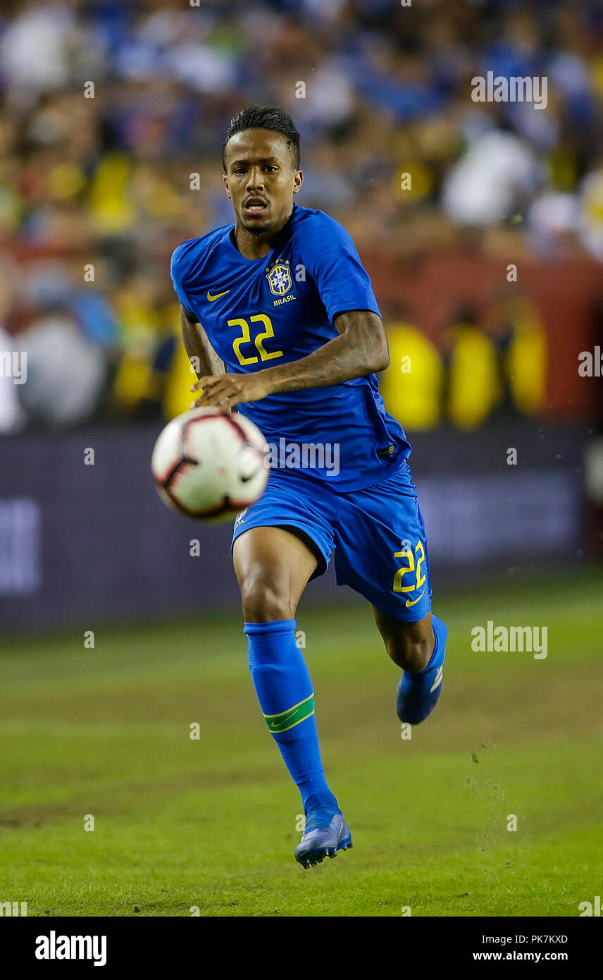 Washington DC, Stati Uniti d'America. Undicesimo Sep, 2018. Il Brasile Defender #22 Eder Militao insegue giù una lunga palla durante un amichevole internazionale partita di calcio tra Brasile e El Salvador a Fedex Campo in Washington DC. Justin Cooper/CSM/Alamy Live News Foto Stock