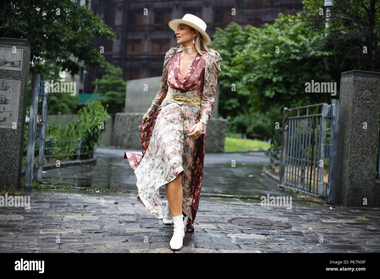 Blogger Danielle Bernstein in posa sulla strada fuori dell'Zimmermann mostra durante la settimana della moda di New York - Settembre 10, 2018 - Foto: Pista Manhattan ***per solo uso editoriale?*** | Verwendung weltweit Foto Stock