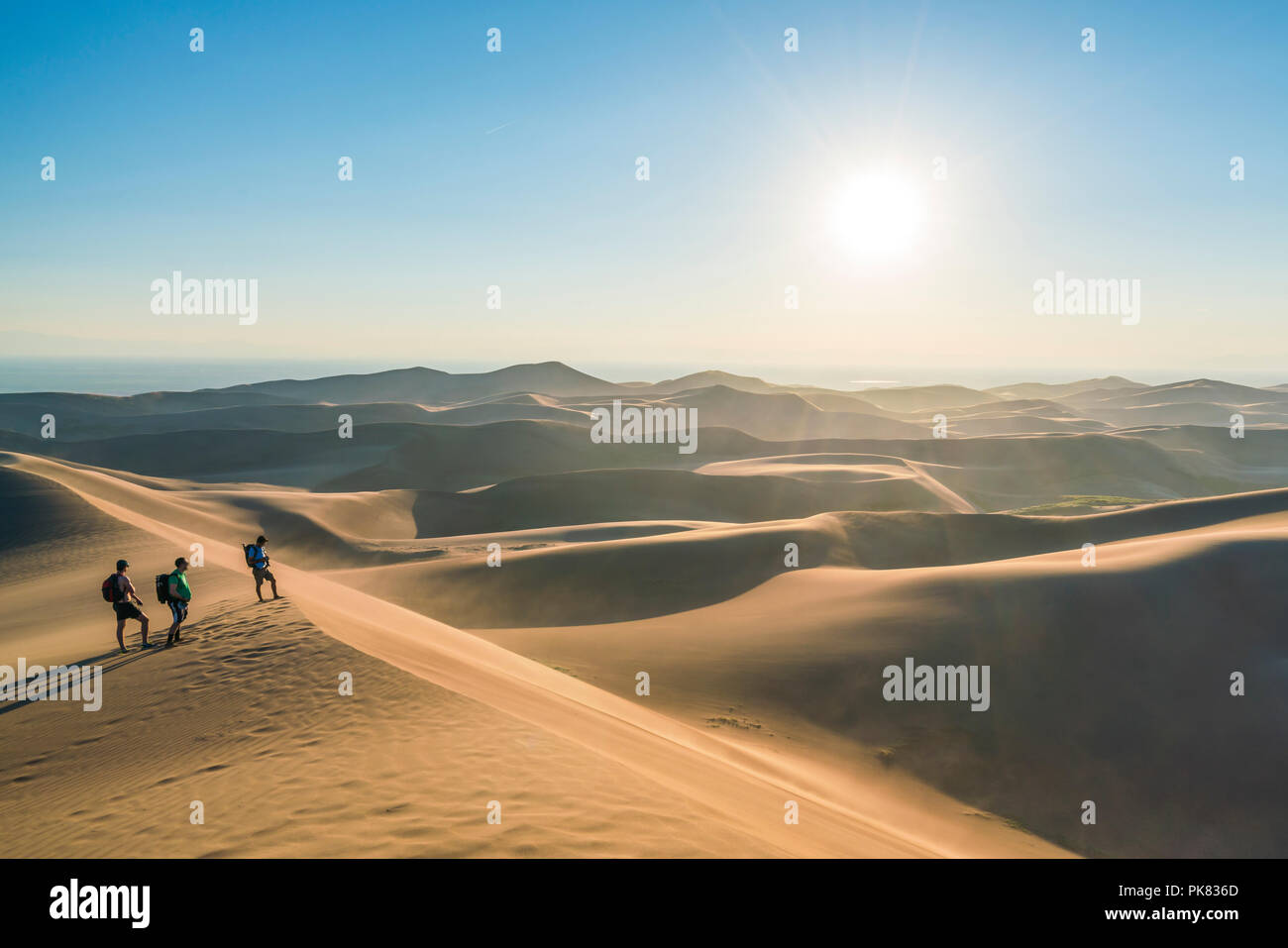 Grande duna di sabbia del parco nazionale al tramonto, Colorado, Stati Uniti d'America. Foto Stock