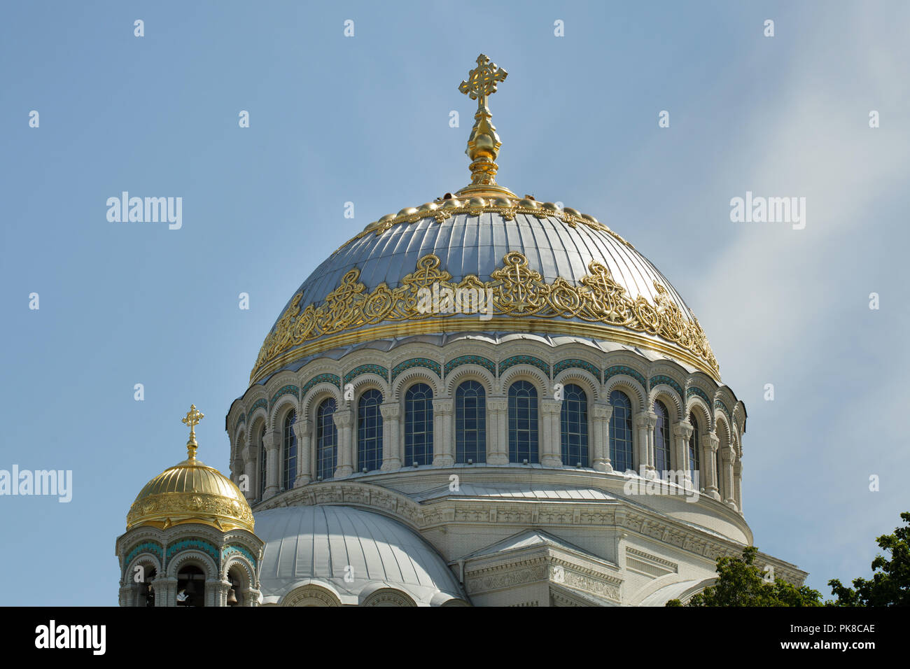 Cupola di Kronstadt Cattedrale navale progettato dall architetto russo Vasily Kosyakov e costruito nel 1903-1913 a Kronstadt, nei pressi di San Pietroburgo, RU Foto Stock