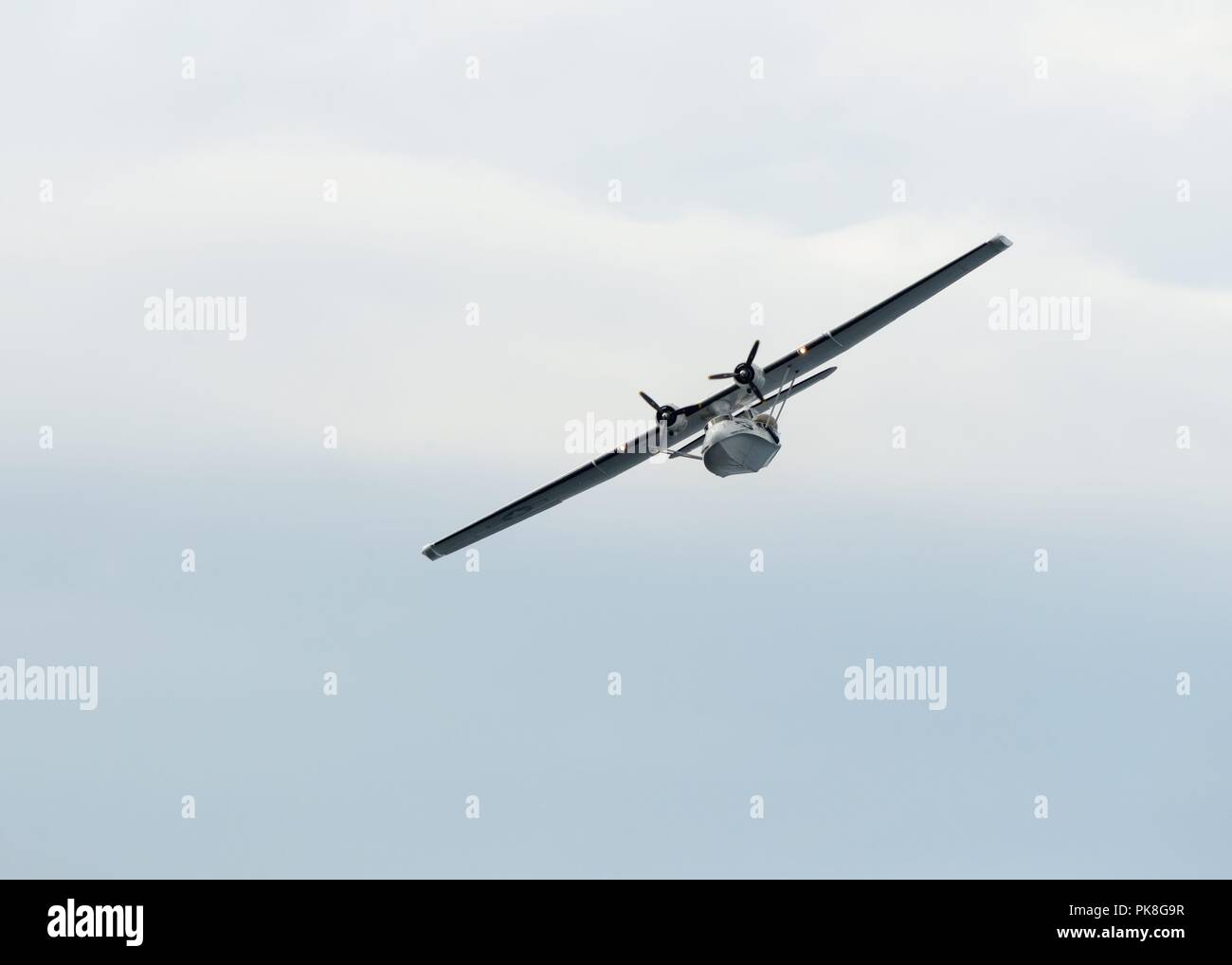 Diritto consolidato costruttiva PBY-5A Catalina in volo a Scottish Airshow internazionale a Ayr, Scotland, Regno Unito Foto Stock