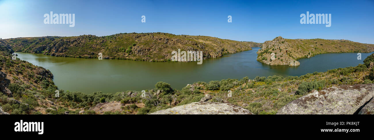 Ampia vista panoramica di Esla e fiumi Tera unione Foto Stock