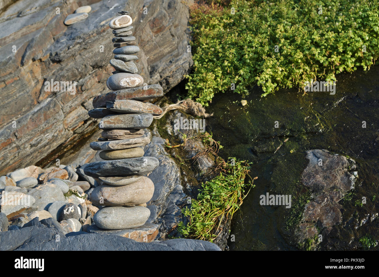 Pila di ciottoli. Lo Zen e l'armonia dei temi Foto Stock
