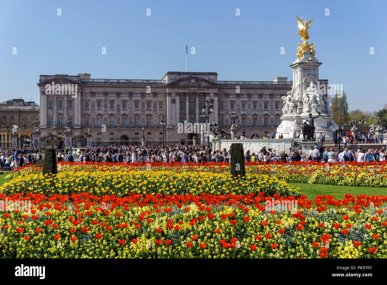 Il Buckingham Palace con il memoriale della Victoria di Londra, England Regno Unito Regno Unito Foto Stock